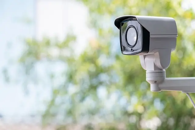 Meilleur système de surveillance pour location saisonnière
